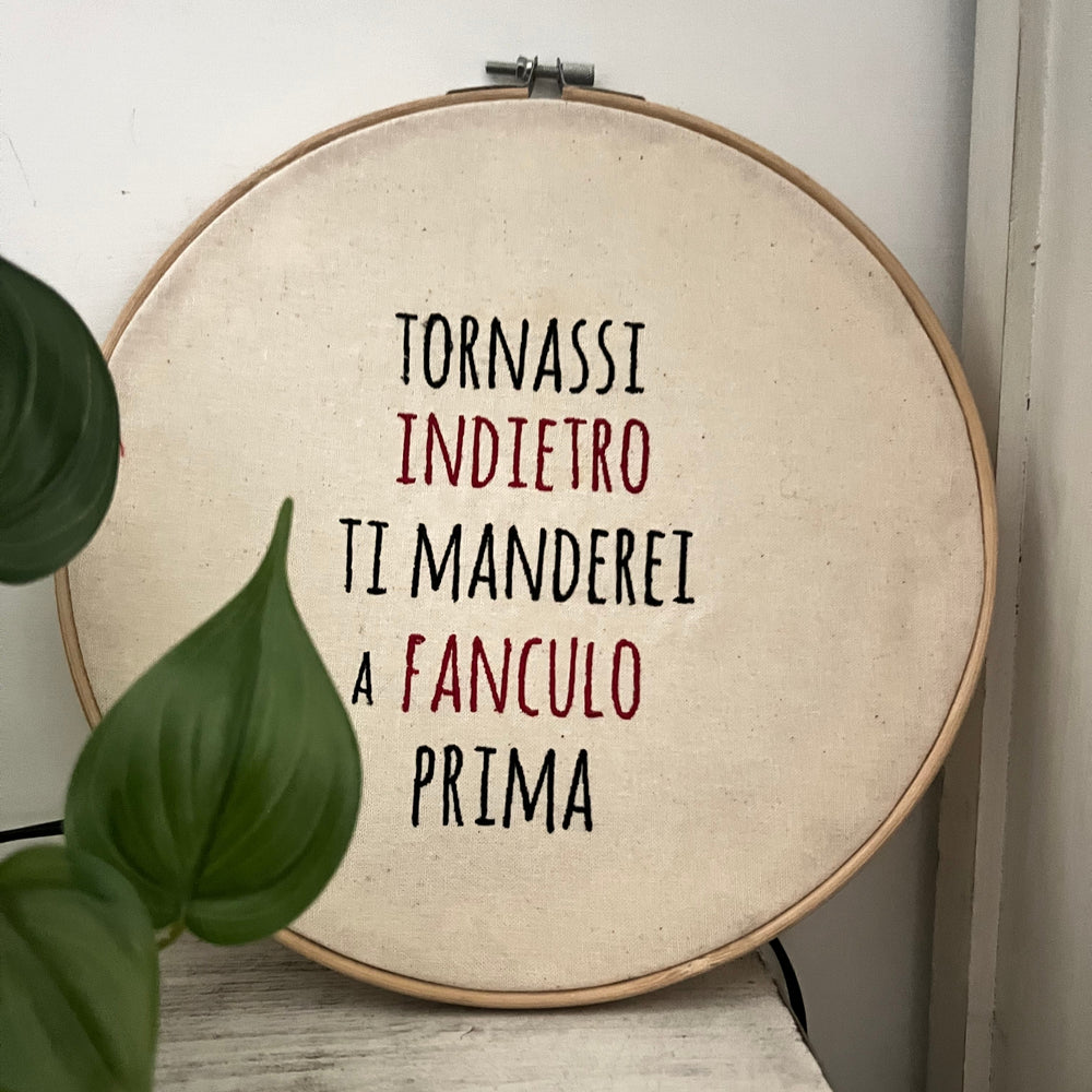 
                      
                        Tombolo ricamato personalizzato
                      
                    