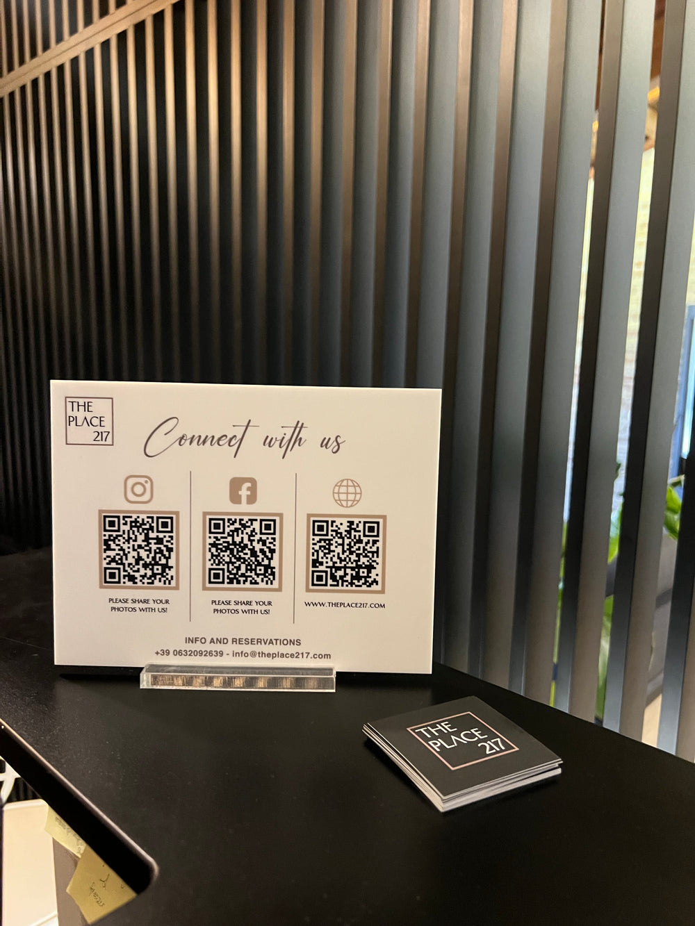 Espositore QR Code in Plexiglass -Connect