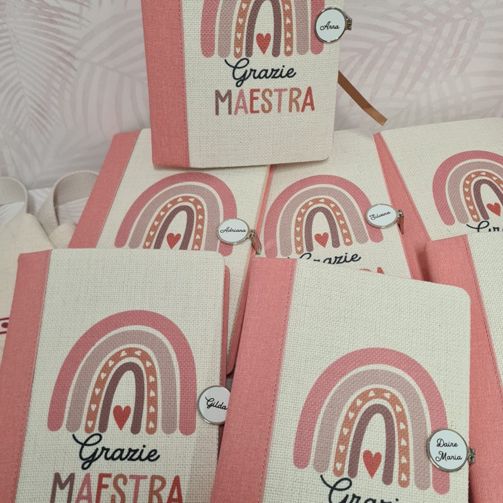 
                      
                        Agenda mini in iuta Maestra personalizzata
                      
                    