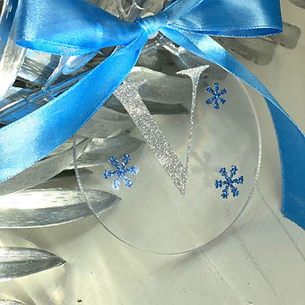 Pallina di Natale in plexiglass trasparente con iniziale - Idee regalo Natale