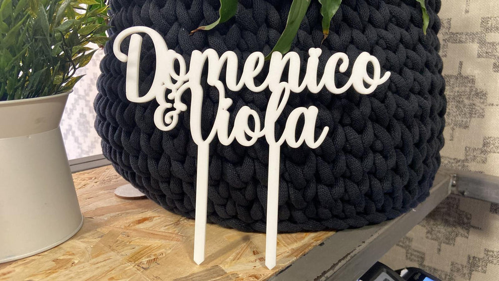 
                      
                        Cake topper in plexiglass
                      
                    