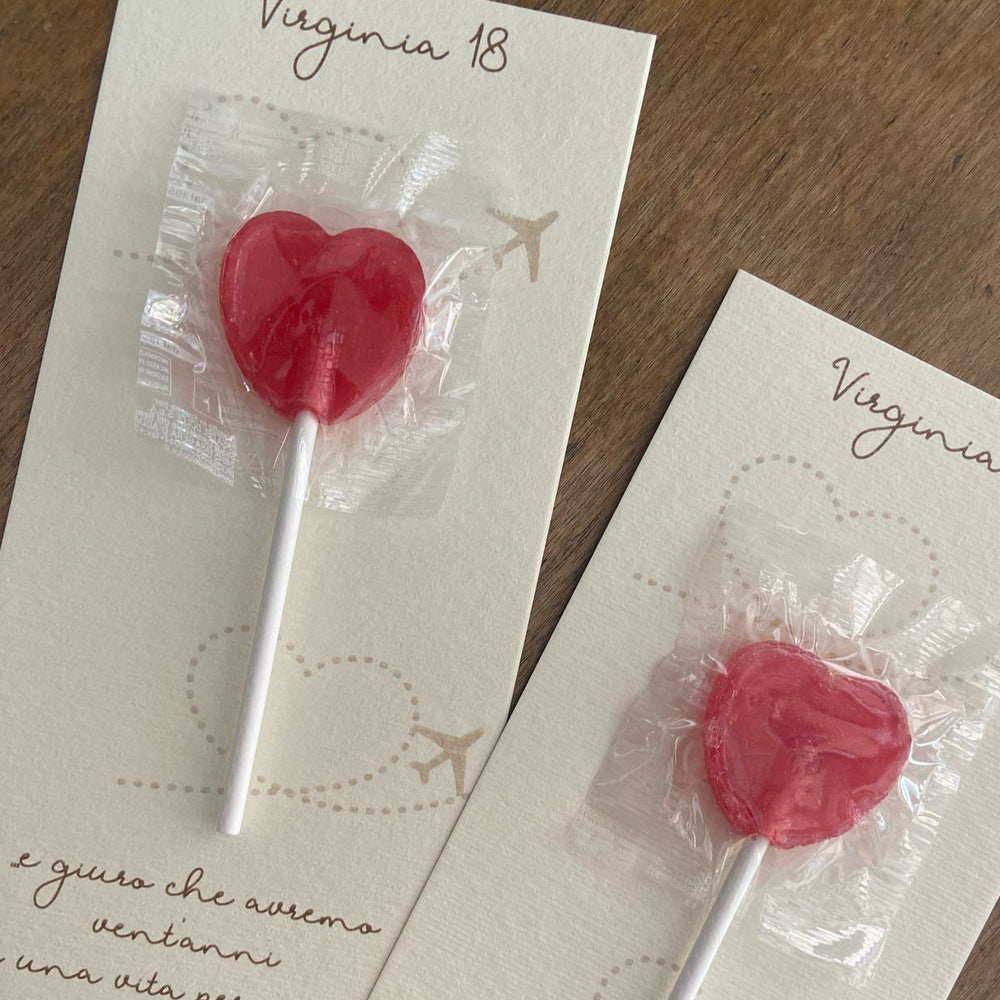 
                      
                        Tag segnaposto con lecca lecca
                      
                    