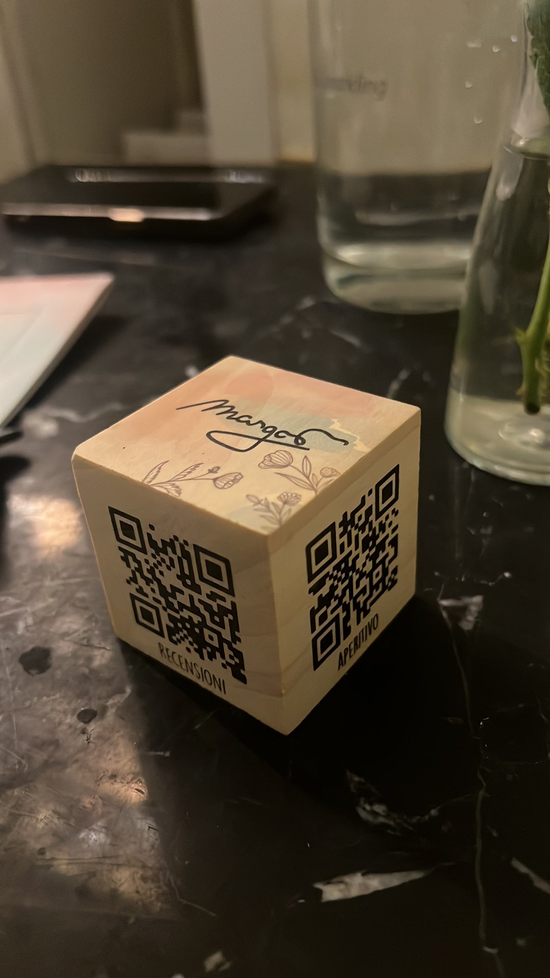Espositore QR Code in legno