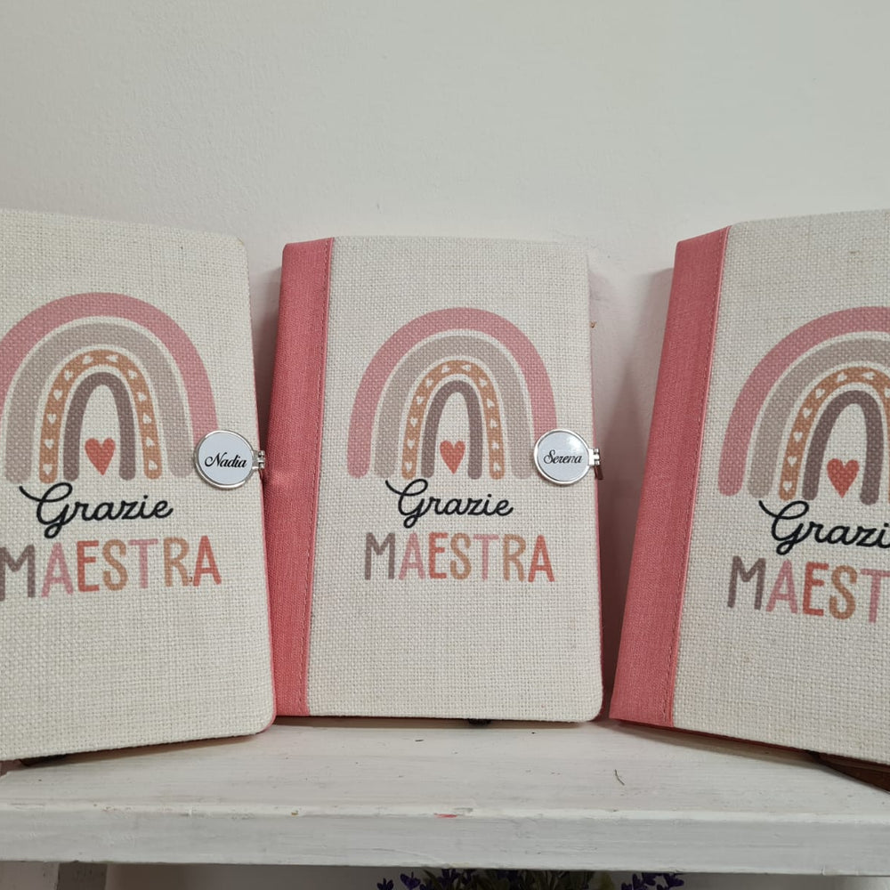 
                      
                        Agenda mini in iuta Maestra personalizzata
                      
                    