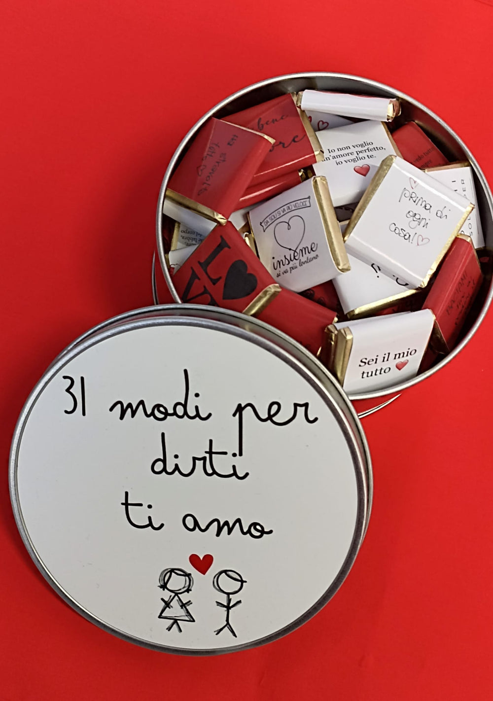 Scatola in alluminio con cioccolatini e dedica per San Valentino