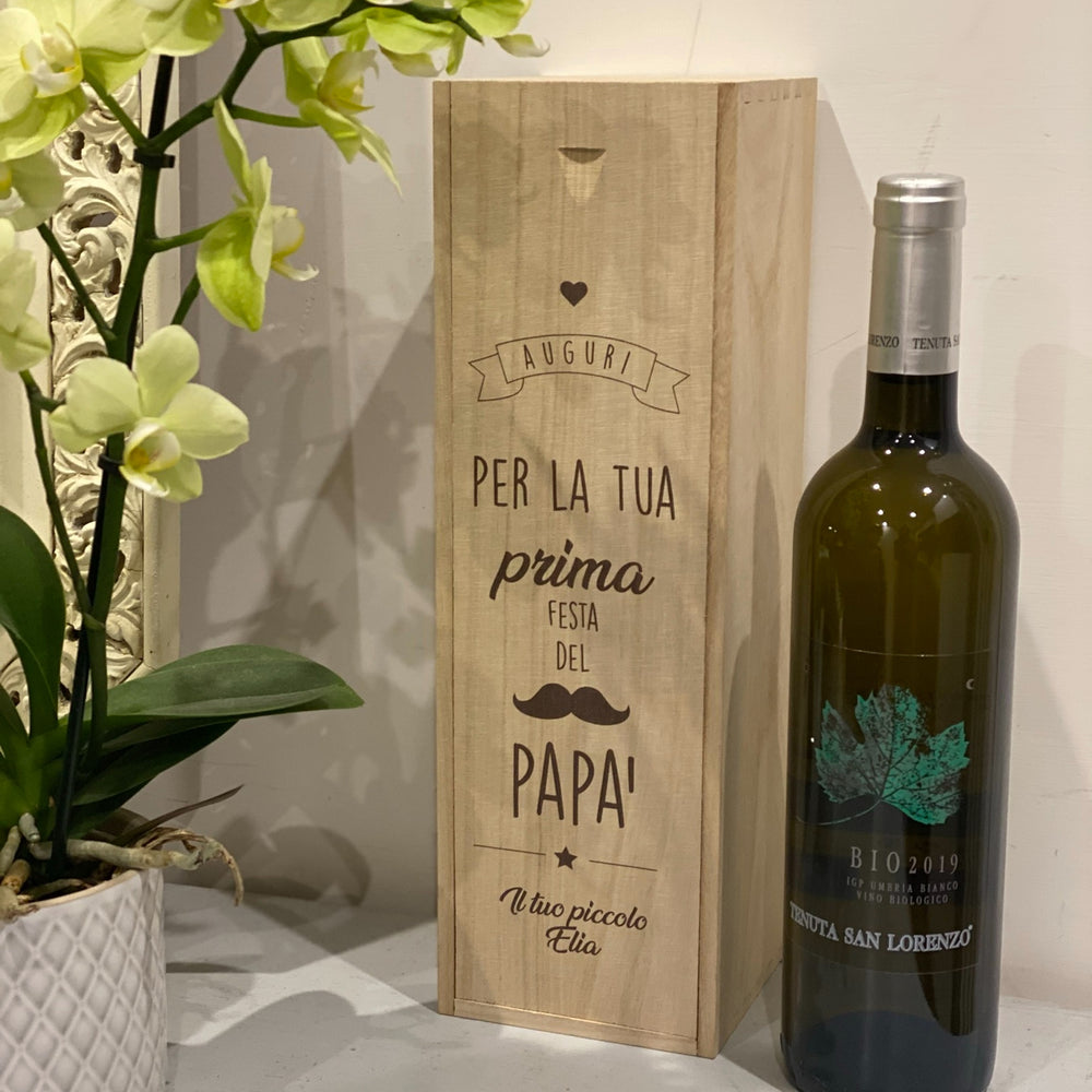 
                      
                        Scatola porta vino personalizzata - Festa del Papà
                      
                    